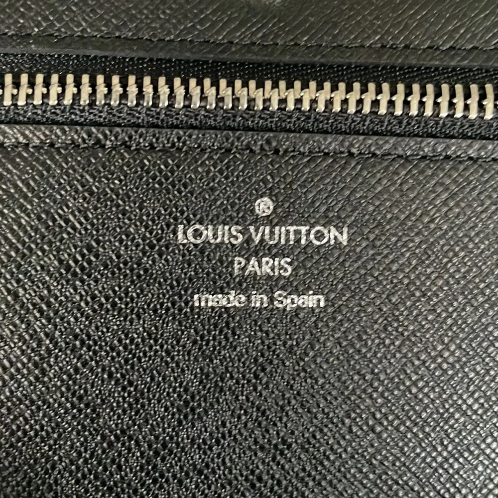 Louis Vuitton Graphite belt bag - Picture 9 of 16
